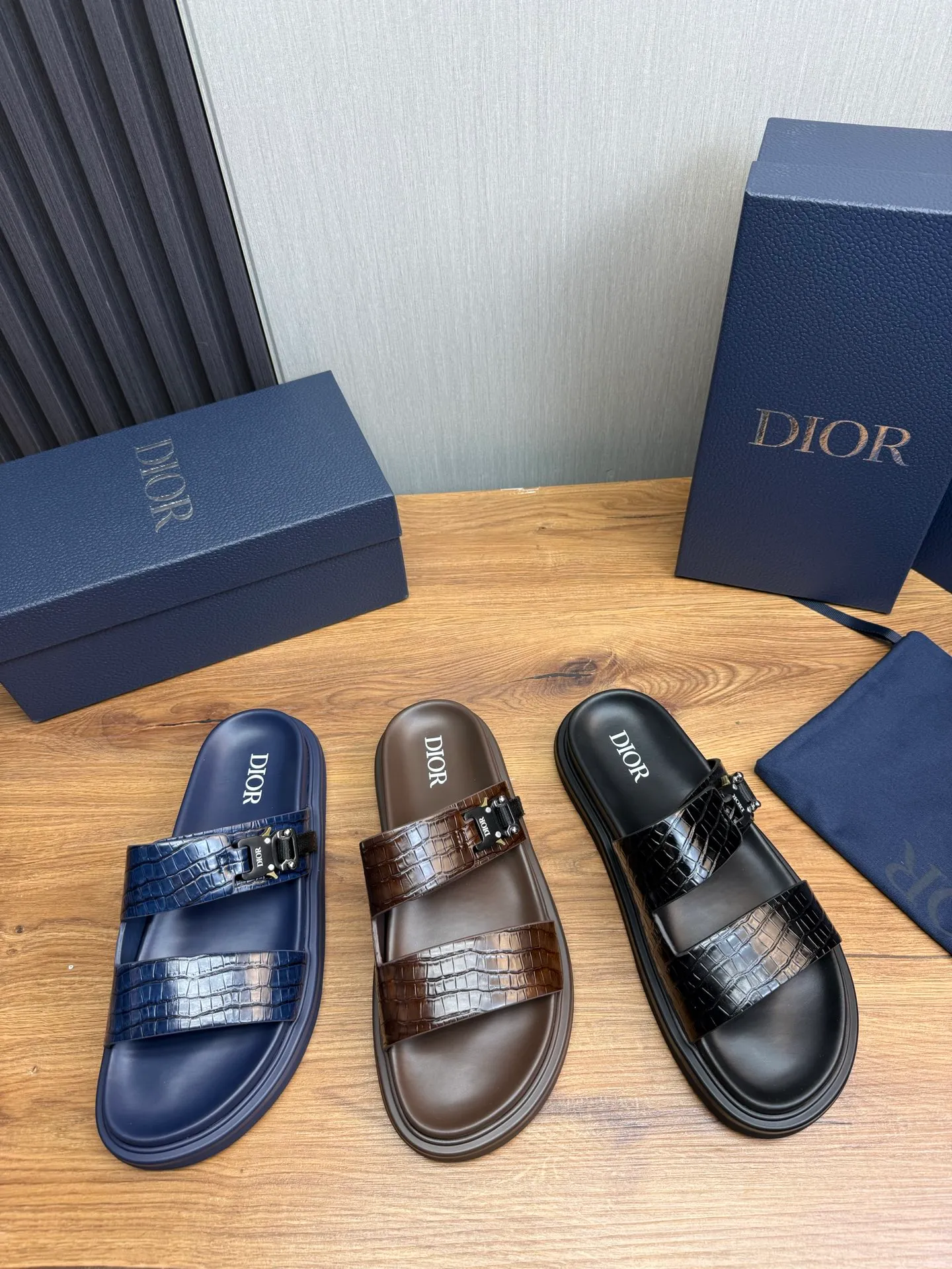 Men's shoes 300💰 Dior. Men's slippers🩴 Official website 1:1 production 38-45 size 45 46 🉑️Customized original material shipped✅